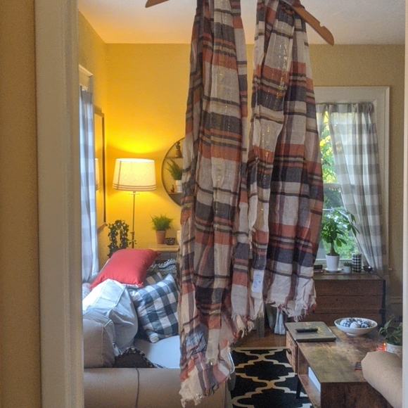 Perfect fall scarf - Picture 1 of 3